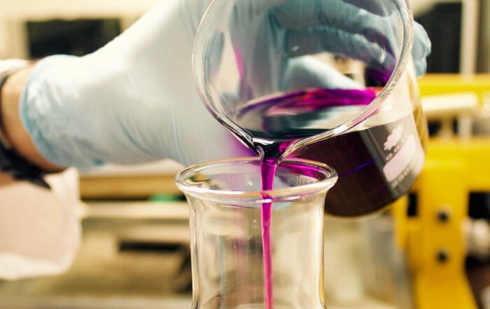 Accelerator-free Nitrile gloves used with chemicals