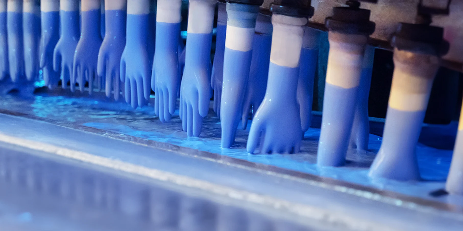 Glove dipping line accelerators Glove dipping line accelerators